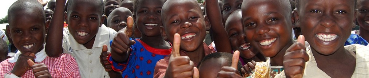 kind-kinderen-africa-duimen-blij-vreugde-lach-cropped.jpg